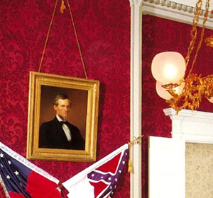 <span>White House of the Confederacy</span><i>→</i>